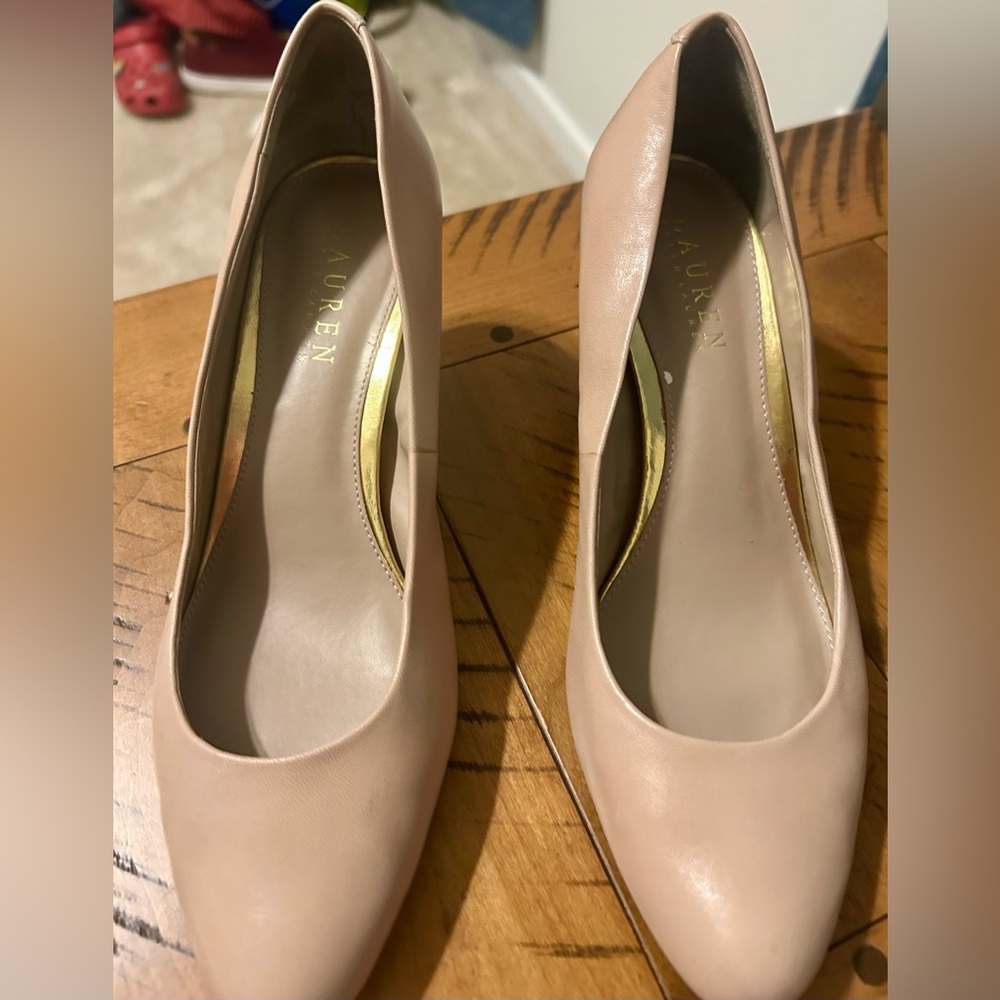 Lauren Ralph Lauren Beige Harper Leather Pumps- 8.5 B EUC 2.5 Stacked Heel
